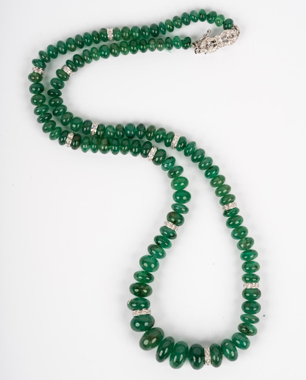 Appraisal: KARAT WHITE GOLD DIAMOND EMERALD BEADED NECKLACEthe slightly graduated single