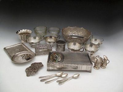 Appraisal: A mixed lot of metal ware comprising an Indian cigarette