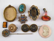 Appraisal: A mixed lot comprising a pendant seal two loose cameos