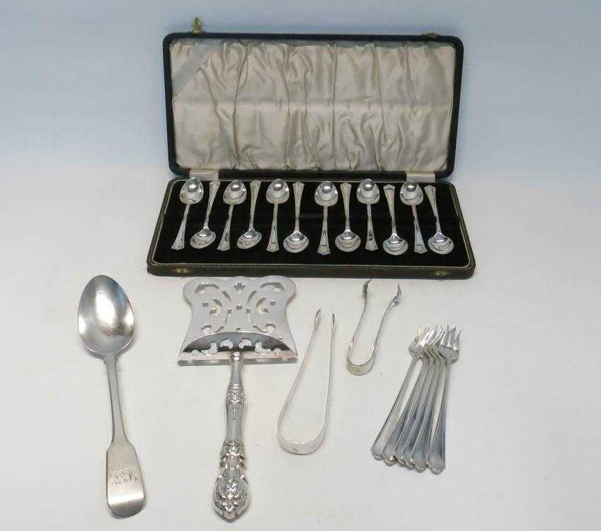 Appraisal: TWENTY-TWO PIECES STERLING SILVER FLATWARE comprised of cased set of