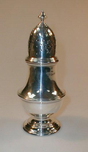 Appraisal: A good quality silver sugar castor of traditional shouldered baluster