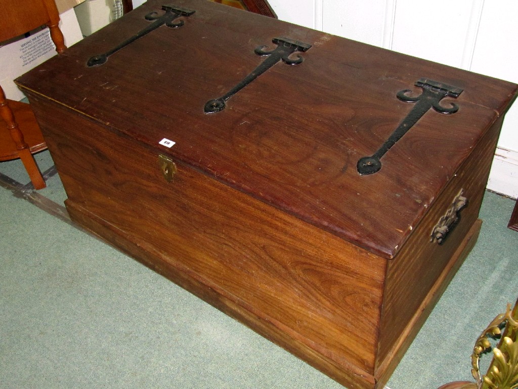 Appraisal: Large oak blanket box