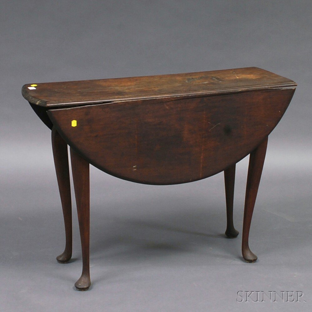 Appraisal: Queen Anne Walnut Drop-leaf Table America mid- th century the