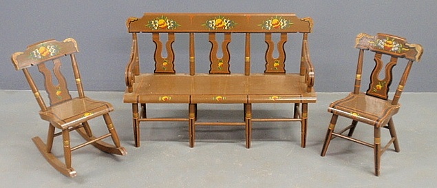 Appraisal: - Child s Pennsylvania style paint decorated plank bottom settee