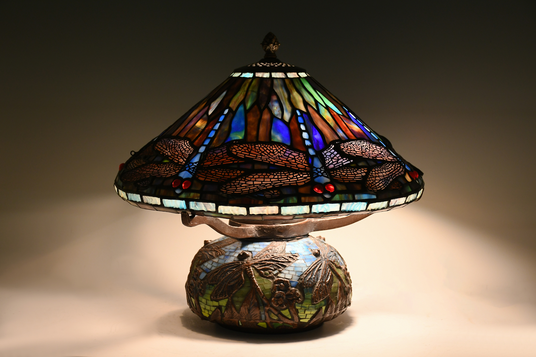 Appraisal: TIFFANY STYLE STAINED GLASS DRAGONFLY LAMP Quoizel collection Dragonfly stained