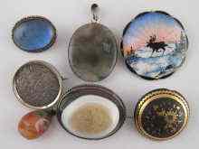 Appraisal: A mixed lot comprising an agate brooch a butterfly wing