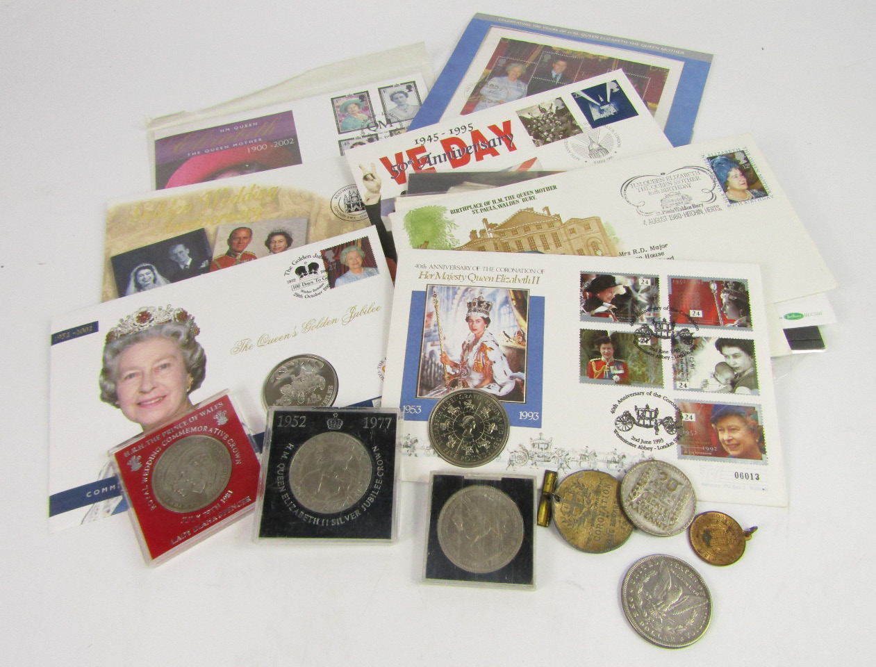 Appraisal: Coin cover and First Day Covers commemorative coins and medallions