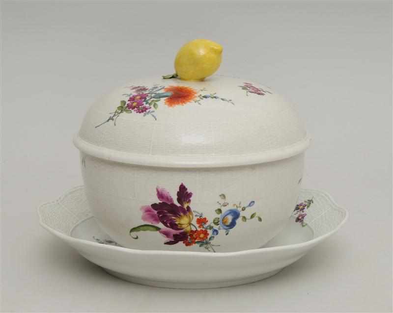 Appraisal: MEISSEN PORCELAIN TUREEN COVER AND STAND The bowl and stand