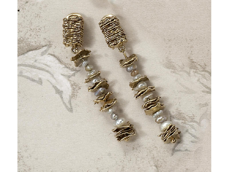 Appraisal: PEARL EARRINGS k yellow gold dangling stack earrings with alternating