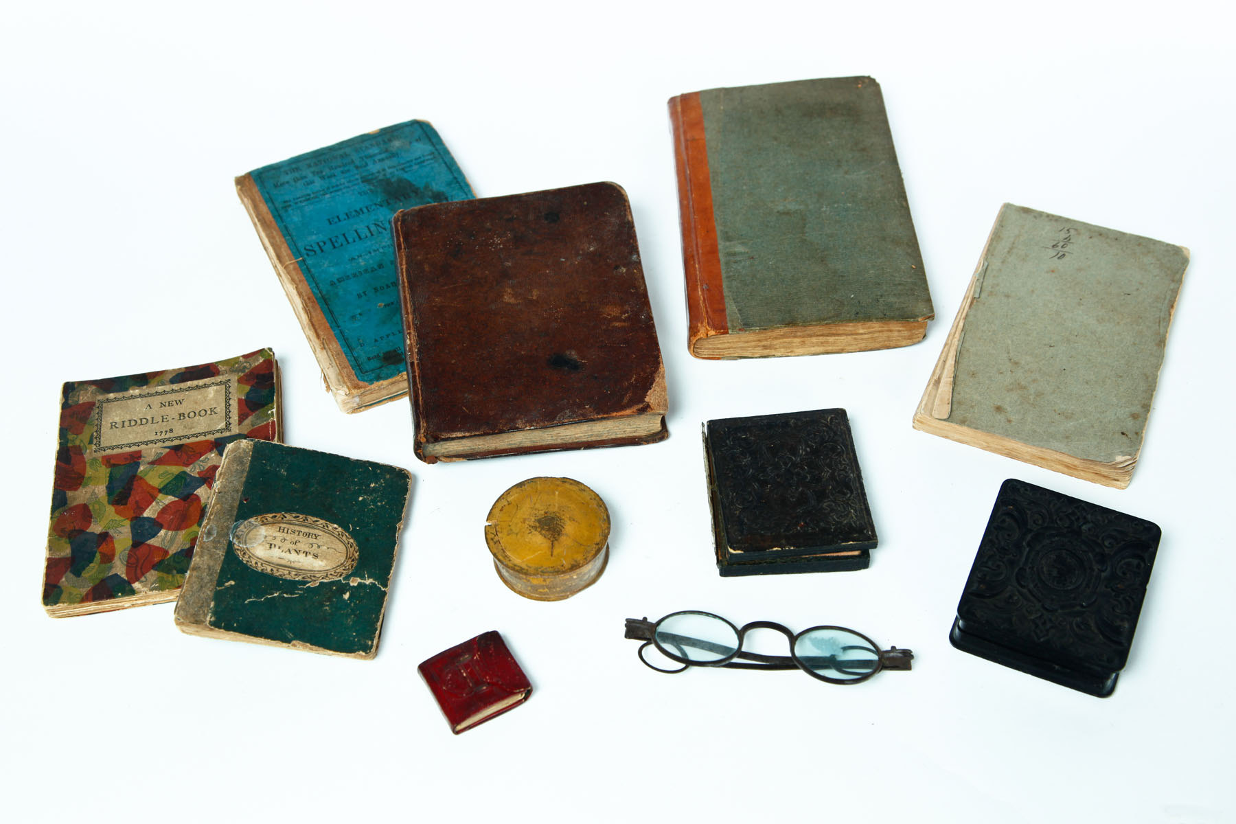 Appraisal: GROUP OF ITEMS INCLUDING SPECTACLES American and English late th-