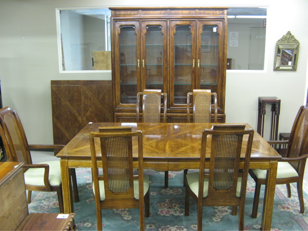 Appraisal: MODERN EIGHT-PIECE DINING SET Thomasville Furniture Co comprising rectangular dining