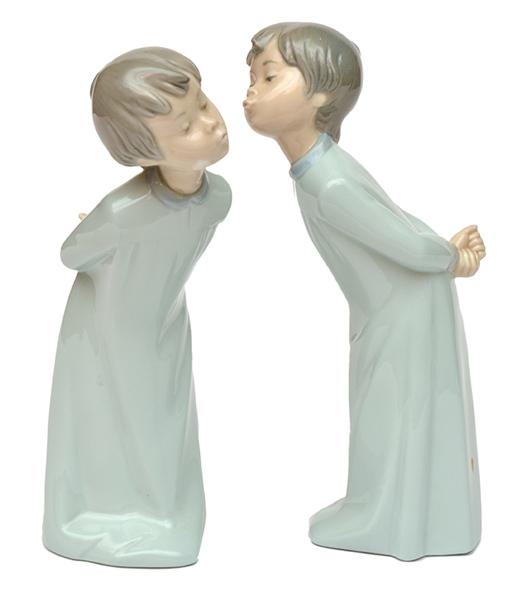 Appraisal: A PAIR OF LLADRO FIGURES