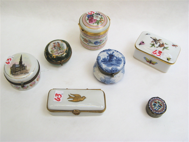 Appraisal: COLLECTOR'S GROUP PORCELAIN PATCH SNUFF BOXES pieces One is a