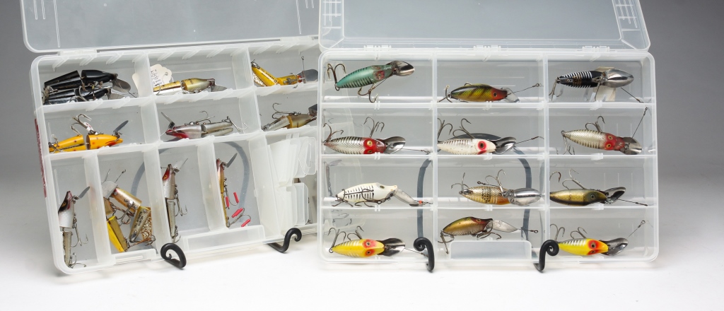 Appraisal: TWENTY-FIVE HEDDON FISHING LURES American th century Featuring thirteen Scissor