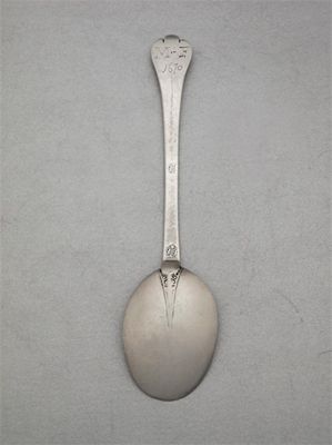 Appraisal: A William III dessert spoon scratched 'MF' and pricked '