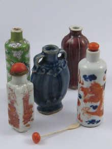 Appraisal: A collection of five Chinese snuff bottles