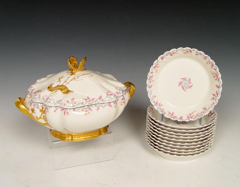 Appraisal: HAVILAND CO FRENCH LIMOGES OYSTER STEW TUREEN AND BOWLS Ca