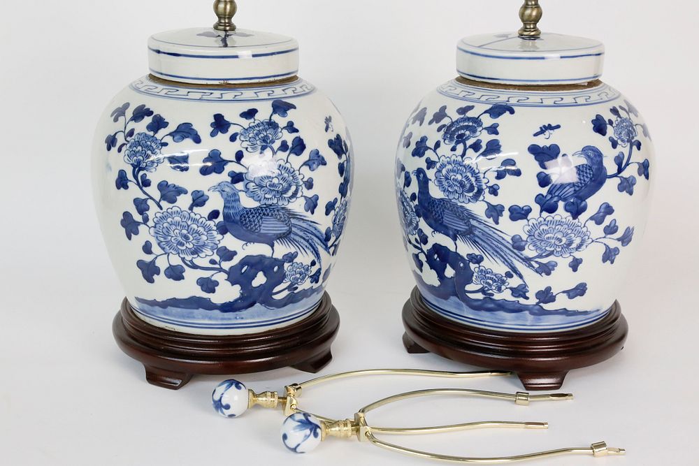 Appraisal: Pair of Canton Style Ginger Jar Lamps Pair of Contemporary