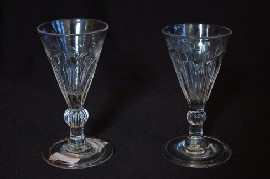 Appraisal: PR ENGRAVED DRAM GLASSES