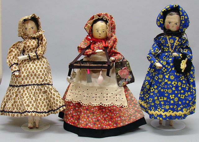 Appraisal: Lot of Peg wooden dolls All are dressed in calico