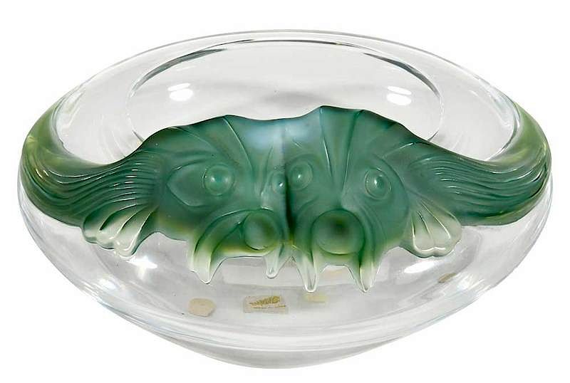 Appraisal: Lalique Yeso Bowl with green double fish decoration on a