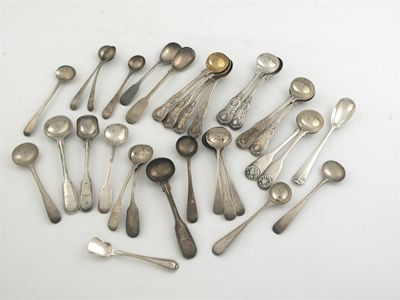 Appraisal: Thirty-one various condiment spoons oz