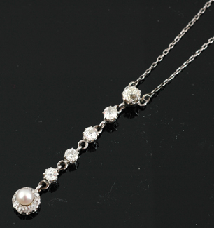 Appraisal: An Edwardian diamond and pearl necklace Circa Comprising five articulated