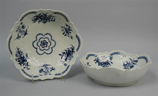 Appraisal: PAIR OF WORCESTER PORCELAIN BLUE AND WHITE LOBED EDGE BOWLS