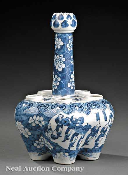 Appraisal: A Chinese Blue and White Porcelain Bulb Vase th c