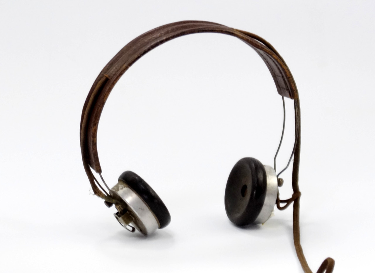 Appraisal: A pair of 's General Electric Company BBC headphones No