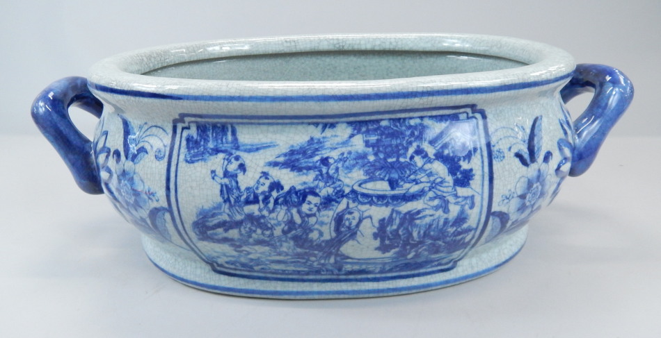 Appraisal: A modern Chinese style porcelain two handled oval tureen or