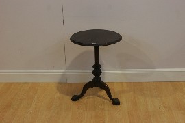 Appraisal: A th century circular topped occasional pedestal table cm high