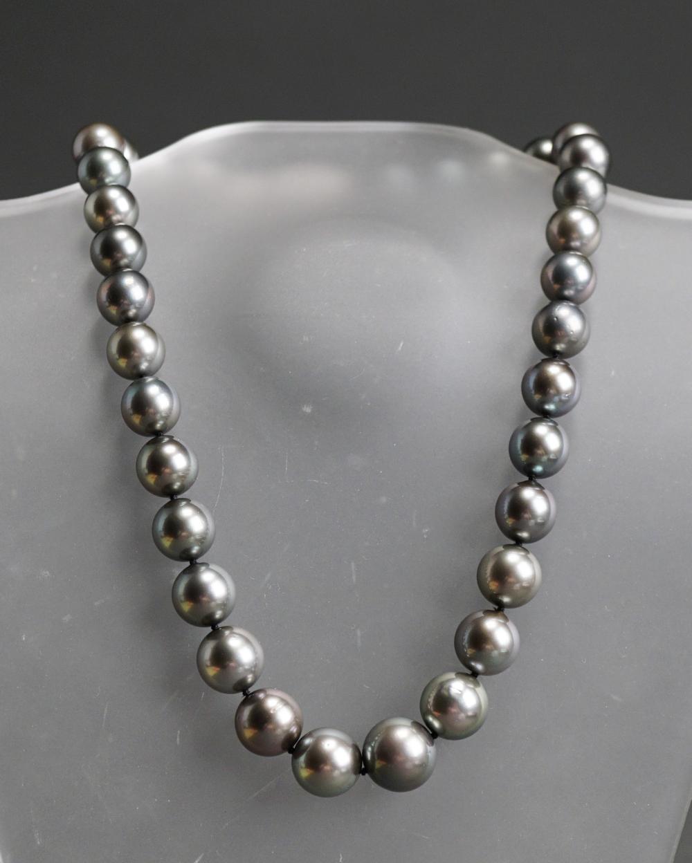 Appraisal: -Karat White-Gold Diamond and Tahitian Pearl Necklace Pearls measuring from