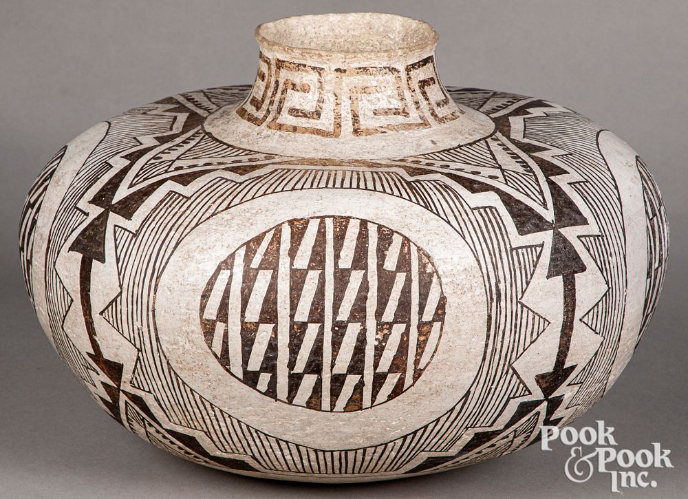 Appraisal: Large Anasazi Indian pottery olla Large Anasazi Indian pottery olla