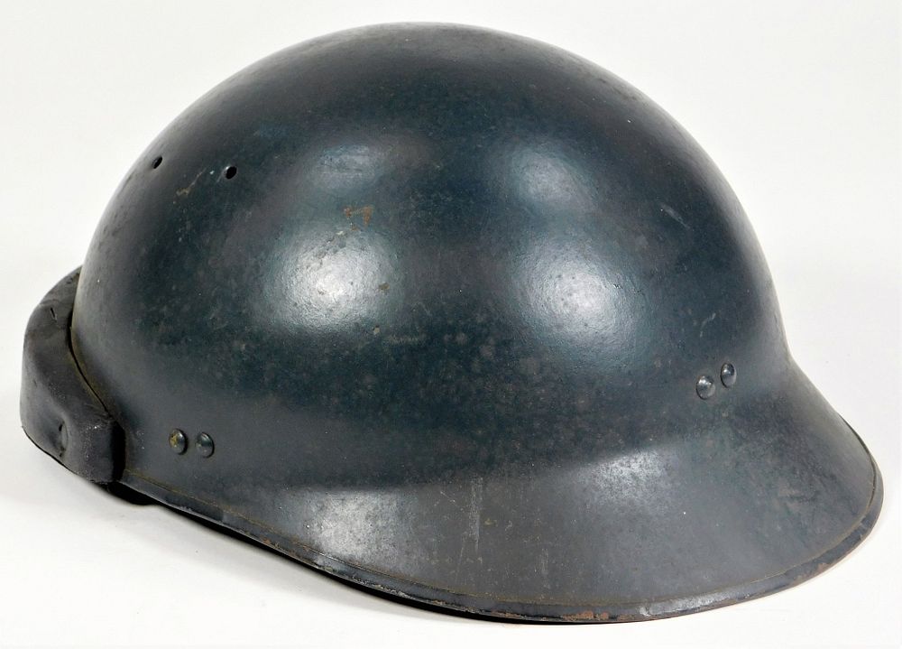 Appraisal: French M Artillerie Chars d Assault Helmet France C Dark