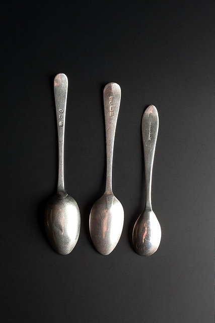 Appraisal: A SET OF FOUR SILVER BRIGHT CUT TEASPOONS c by