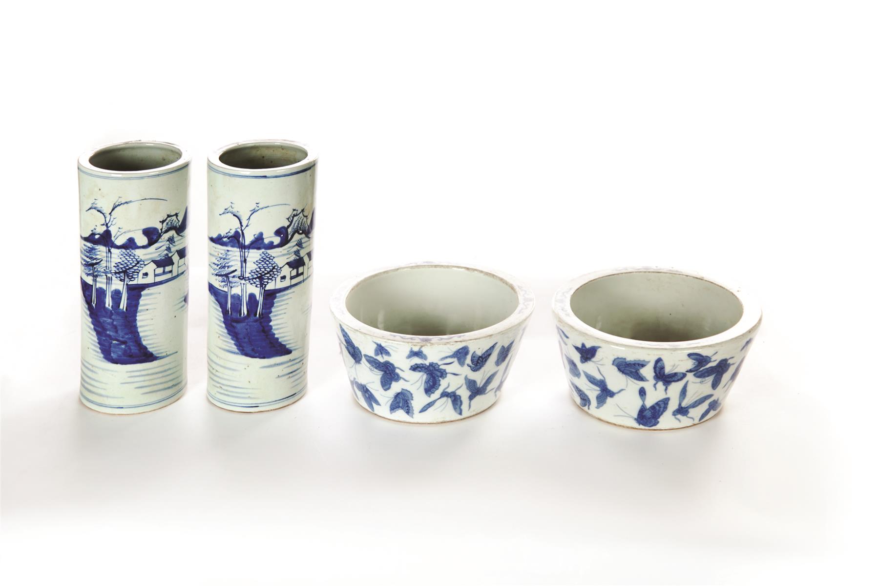 Appraisal: FOUR PIECES OF CHINESE PORCELAIN Early th century Hand decorated