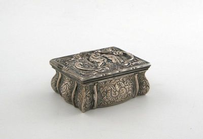 Appraisal: An th century old Sheffield plated snuff box of rectangular