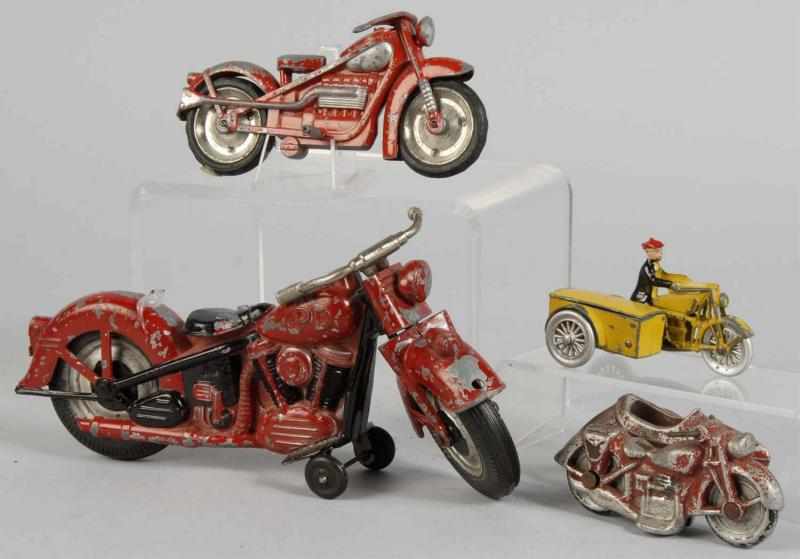 Appraisal: Lot of Diecast Motorcycle Toys Description American Includes later Hubley