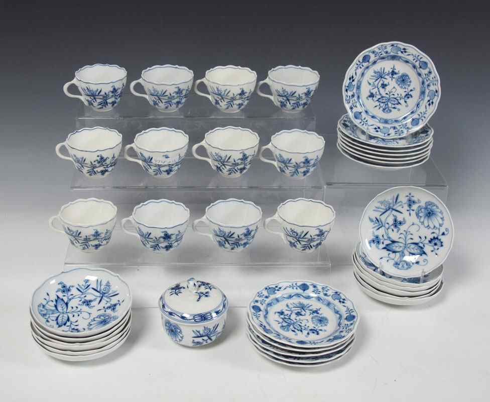 Appraisal: SET OF MEISSEN BLUE ONION CUPS AND SAUCERS PLUS bread