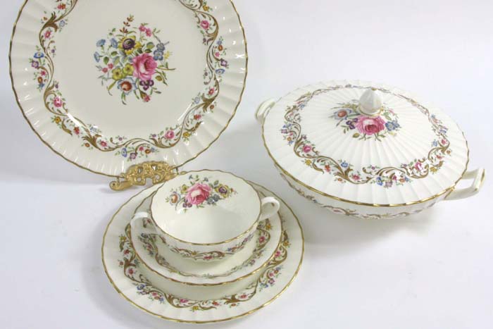 Appraisal: ROYAL WORCESTER PIECE FINE CHINA SET Bournemouth pattern flower scroll