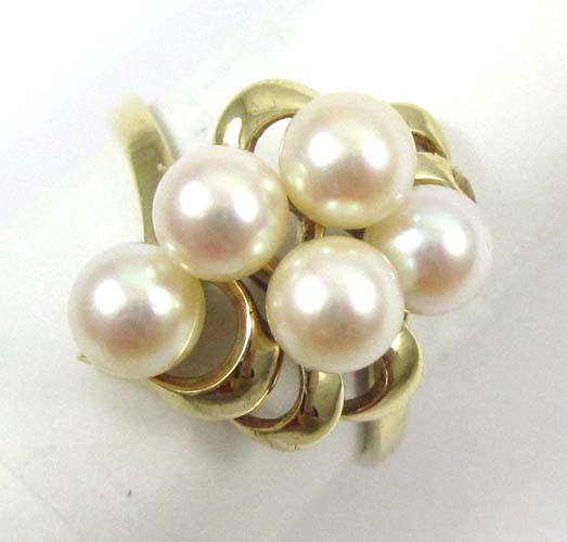 Appraisal: JAPANESE MIKIMOTO PEARL AND YELLOW GOLD RING The k gold