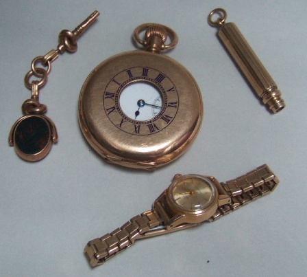 Appraisal: A gentleman's gilt metal cased keyless wind half hunting cased