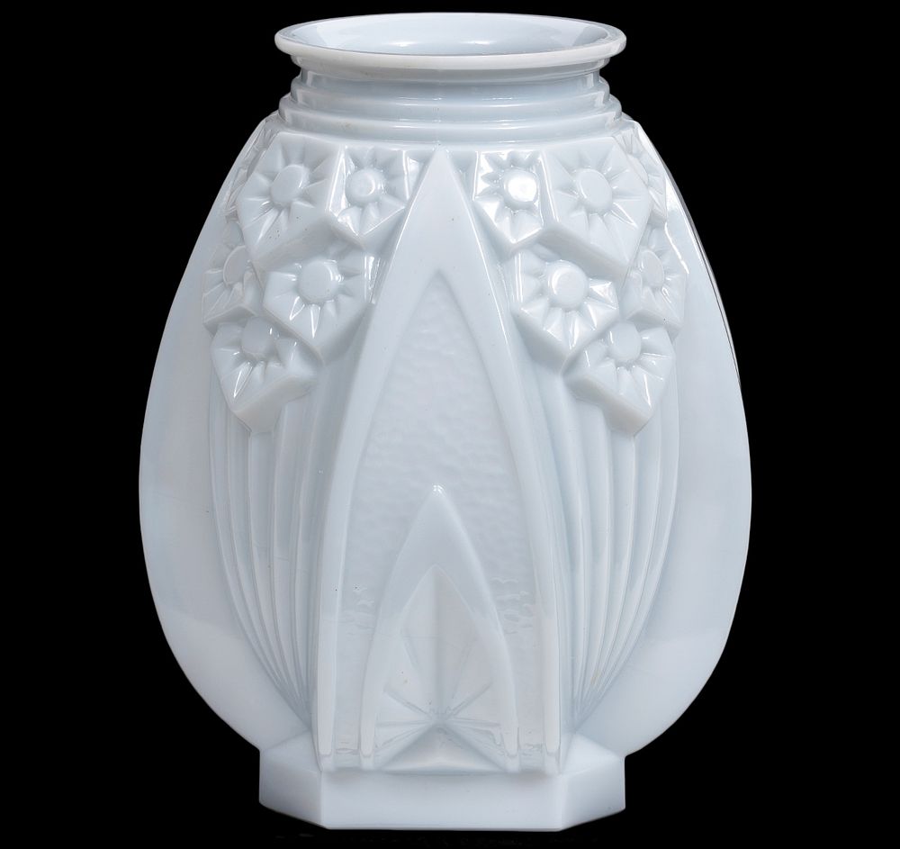 Appraisal: Muller Freres French Art Deco Milk Glass Vase An unusual