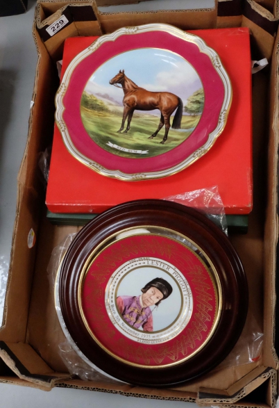 Appraisal: Spode boxed Horse racing commemorative St Leger plates including Boucher