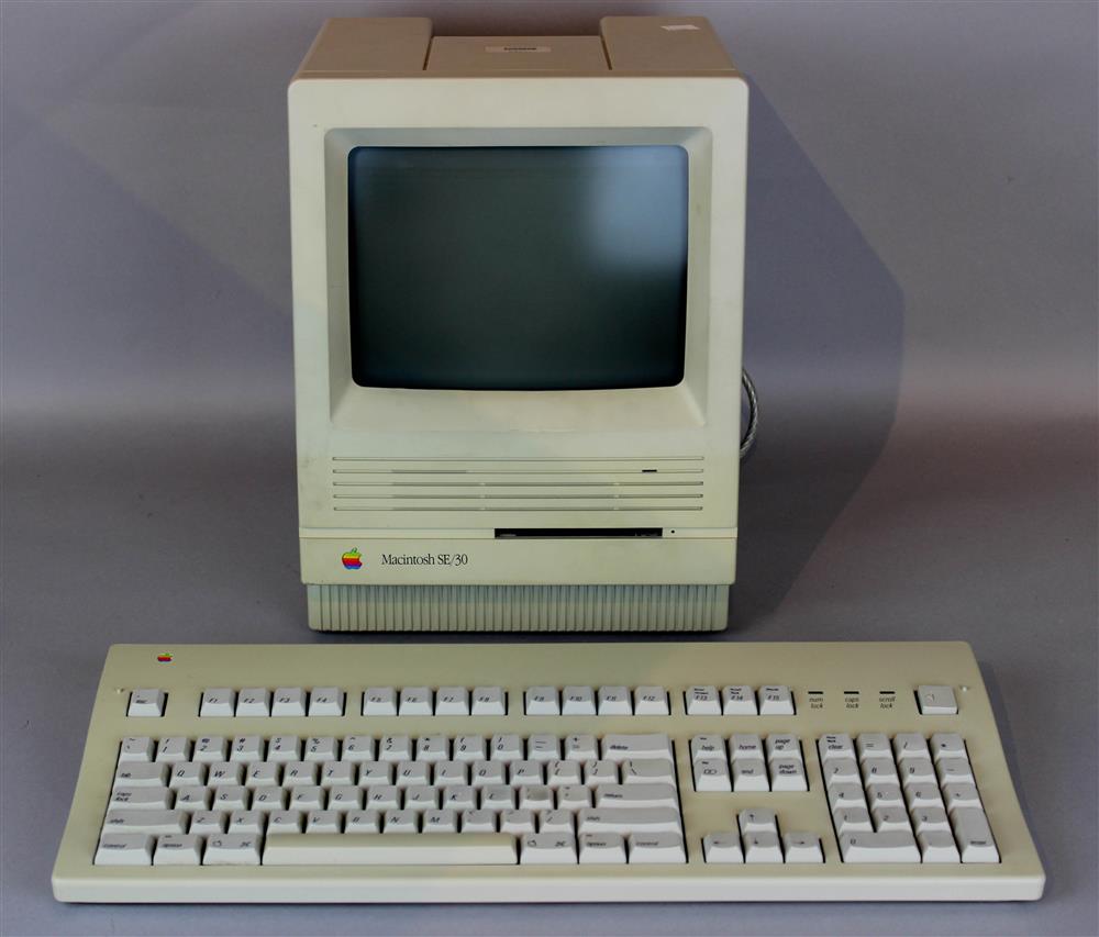 Appraisal: MACINTOSH SE MODEL M APPLE DESKTOP COMPUTER WITH KEYBOARD the