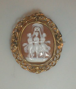 Appraisal: A carved cameo brooch with swivel panel