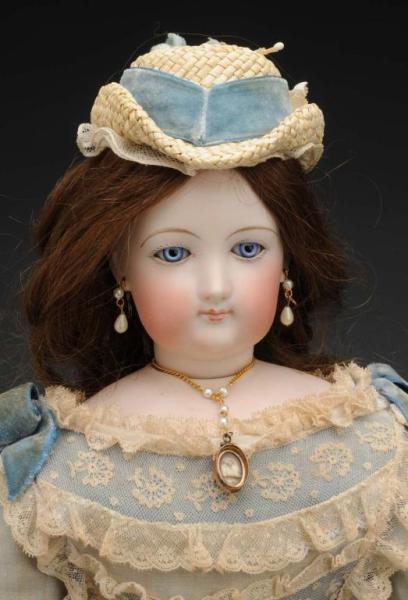 Appraisal: Gesland Poupee Fashion Lady Description French Ca Bisque socket head