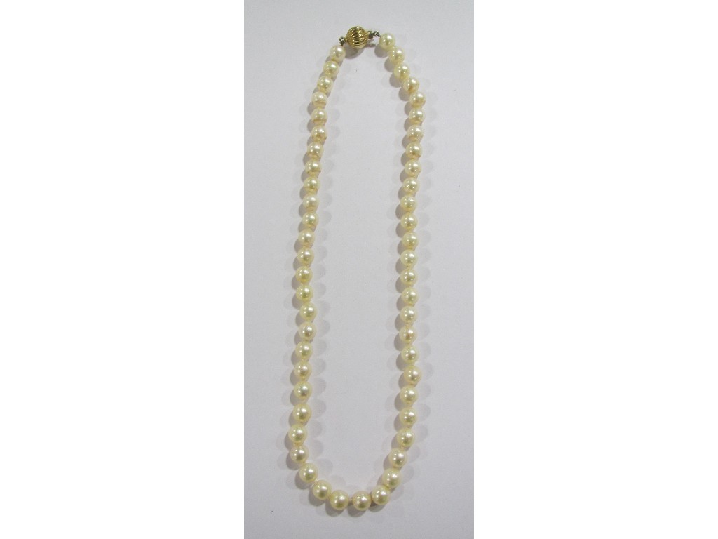 Appraisal: String of cultured pearls with ct gold ball clasp