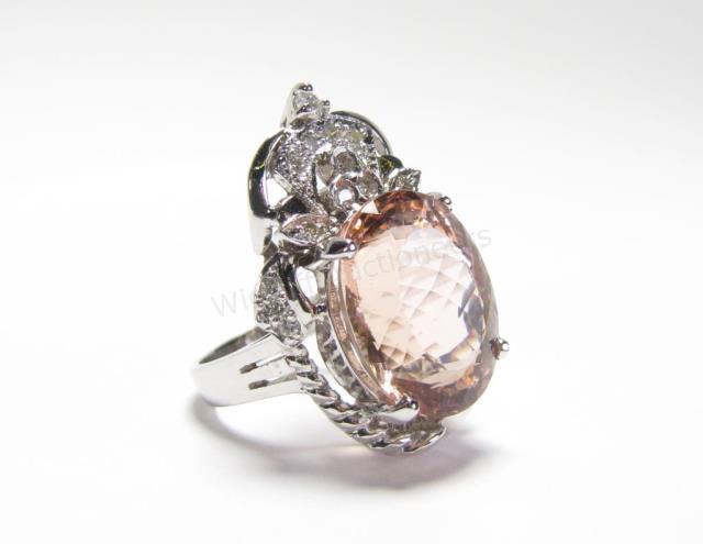 Appraisal: K white gold fashion ring with large ct plus morganite